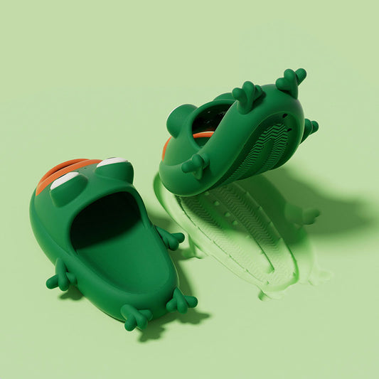 Frog slippers for women in summer cute cartoon funny indoor home use summer sandals for outdoor use in the bathroom with a sense of stepping on shit