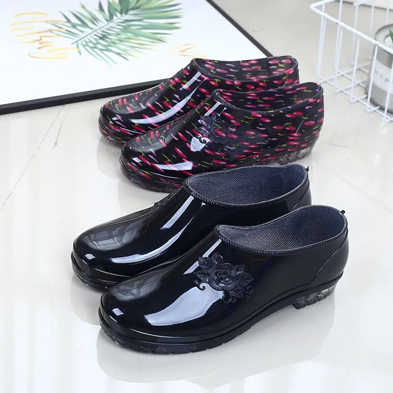 Women Summer Rain Shoes Low-top Water Boots Short Tube Kitchen Non-slip Water Shoes - WRB50128