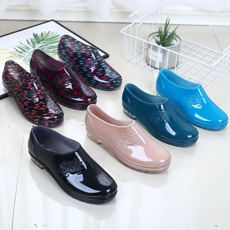 Women Summer Rain Shoes Low-top Water Boots Short Tube Kitchen Non-slip Water Shoes - WRB50128