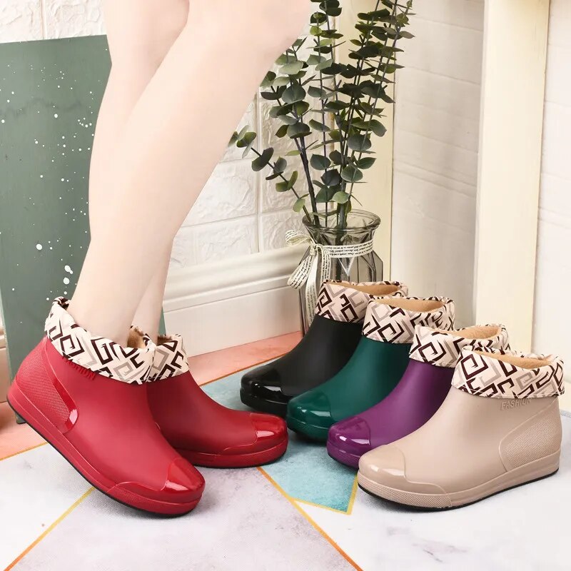 Women's Rain Boots Short Tube Non-slip Water Boots Warm Overshoes Comfortable Boots - WRB50133